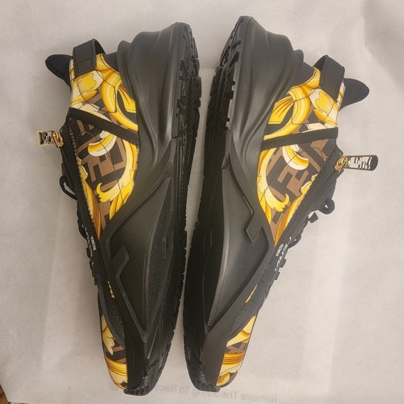 Fendance Fendi Flow sneaker 2022, suede Street Style. main image 14